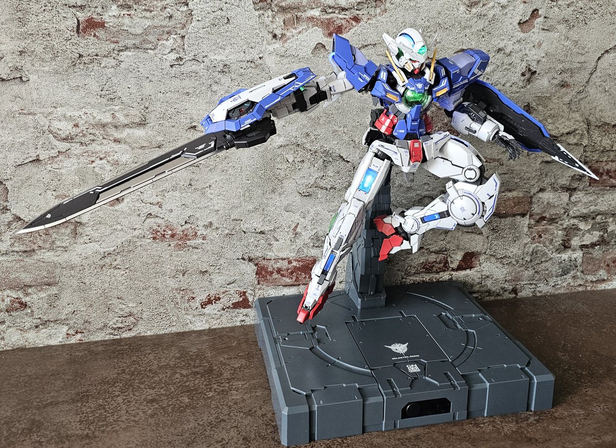 ma16450's tweet image. Nach langer Zeit ist mein PG #Exia fertig. Alle gewünschten Decals angebracht und kleine Details eingefügt.
#Gundam #gunpla #プラモ新作完成