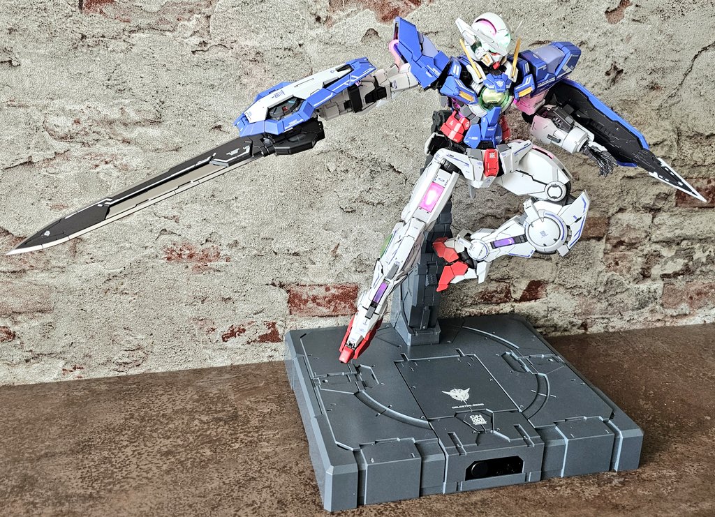 ma16450's tweet image. Nach langer Zeit ist mein PG #Exia fertig. Alle gewünschten Decals angebracht und kleine Details eingefügt.
#Gundam #gunpla #プラモ新作完成