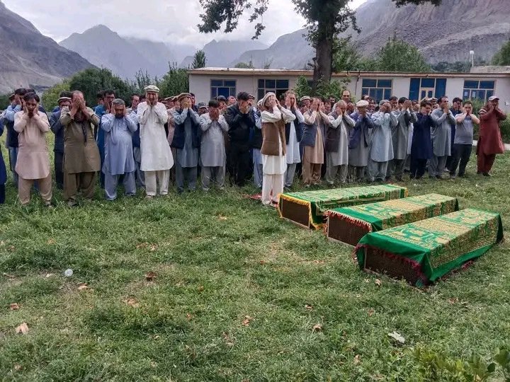 Namaz a janaza of the flood casualties in Khalti Ghizer has been performed ! Precious lives have been lost once again 💔 😭 

#DeclareClimateEmergencyinGB