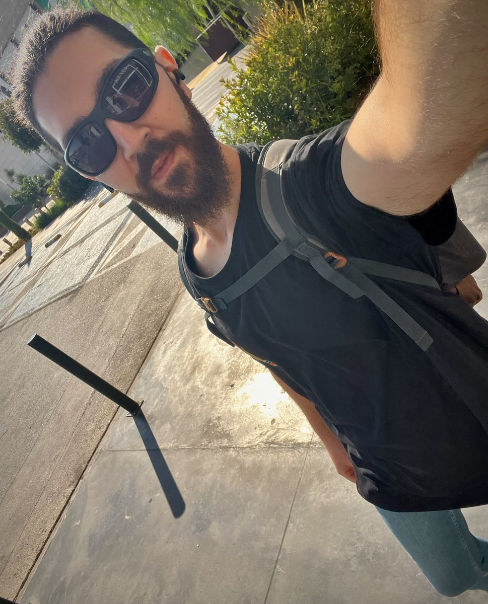 Mi finde semana acaba cuando empieza el de verdad😝

Entrenamiento acabado y directos a echar el día en mi segunda casa💪🏻

A ver si por ser la segunda quincena de agosto la gente se ha ido de vacaciones y está la cosa tranquila🙈

Buenas días y Vamos a por el viernes familia💜