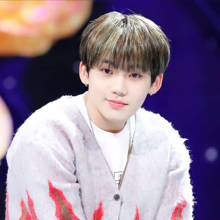 217chs's tweet photo. this jihoon new hair reminds me a lot of hyunsuk my treasure era i wanna cry https://t.co/VJbUShYyOU