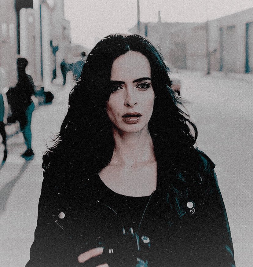 createdalias's tweet image. 「 𝐄𝐯𝐞𝐫𝐲𝐨𝐧𝐞 𝐤𝐞𝐞𝐩𝐬 𝐬𝐚𝐲𝐢𝐧𝐠 𝐭𝐡𝐚𝐭. 𝐈𝐭 𝐦𝐮𝐬𝐭 𝐛𝐞 𝐚 𝐜𝐨𝐧𝐬𝐩𝐢𝐫𝐚𝐜𝐲.」

Jessica jones, private investigator, owner of Alias investigations, adopted sister of Trish Walker, formally apart of the defenders, taken by @InvisibleSmarts