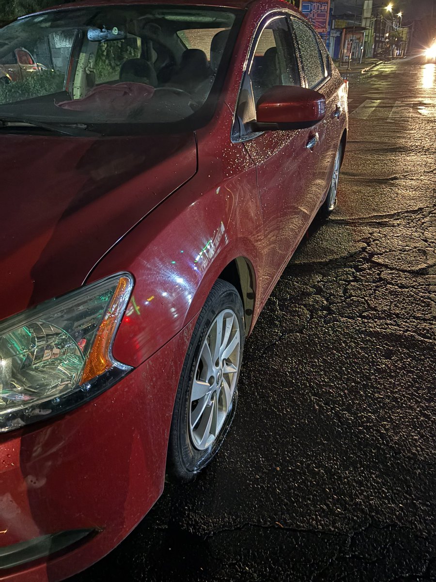 _AdrianV10's tweet photo. Entonces, mi auto que se dañó con 2 llantas reventadas, el seguro no lo cubre y es algo que sale de mi bolsillo. https://t.co/gmOMwzoeVl