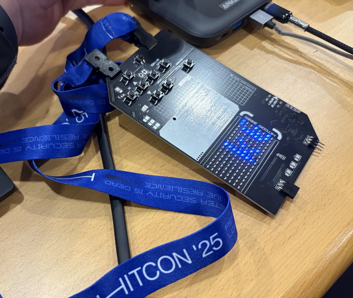 konica_tokyo's tweet photo. やはり机にコンセントある会場は助かるなぁ
#HITCON2025 #HITCON https://t.co/N2hNLSz41Z