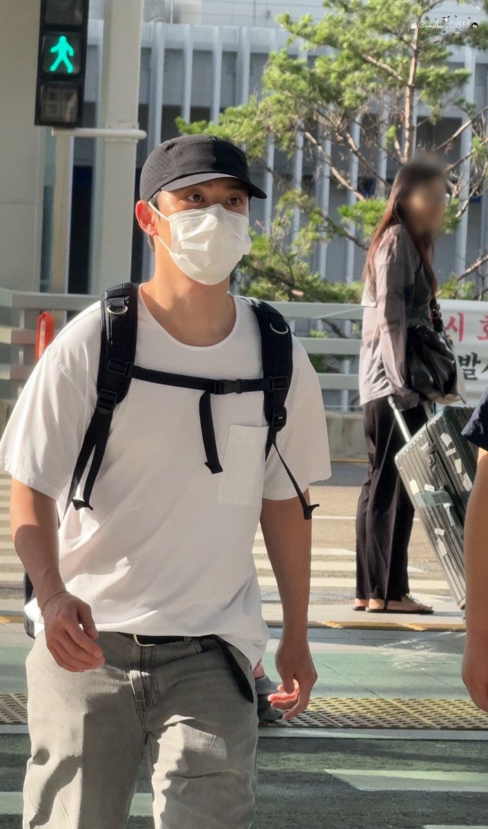 Camellia__0813's tweet photo. 250815 ICN출국

마닐라 화이팅! ！！

#도경수 #디오 https://t.co/EZtdyazWTI