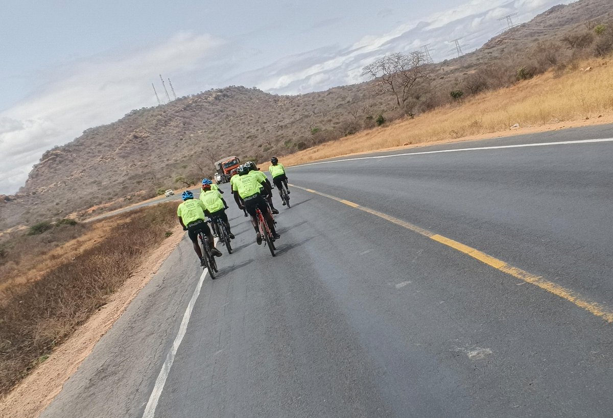 Starehe_Boys's tweet photo. Cycling through the wild beauty of Tsavo National Park.
#RideForGriffin #StareheBoysCentre #vivoenergykenya #Lukenya #coexistech #SafaricomPLC #Mombasamaizemillers #nupea #stjohnkenya https://t.co/tvCkk8x9pd