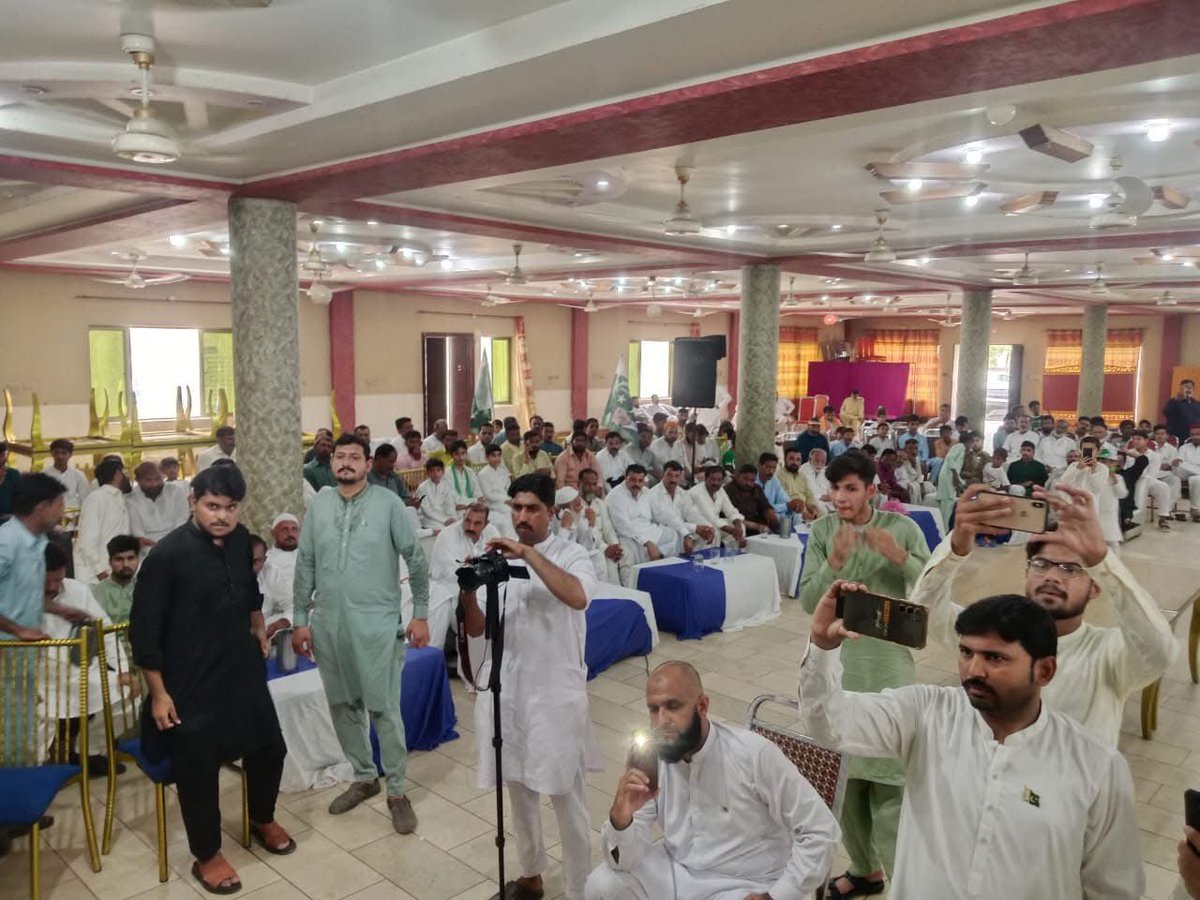 UqbaMPA119's tweet photo. گوجرہ گیلانی میرج ہال جشنِ آزادی کی شاندار تقریب منعقد کی گئی۔ اس تقریب میں حلقہ و علاقہ کے افراد نے بڑی تعداد میں شرکت کی اور ایک ساتھ مل کر 14 اگست کا کیک کاٹا گیا۔  
تقریب میں لوگوں میں جذبہ حب الوطنی، خوشیوں اور وطن سے محبت کی ایک خوبصورت فضا قائم تھی، https://t.co/yB8VgmCxfh