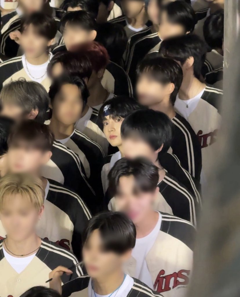 ナニル tweet media