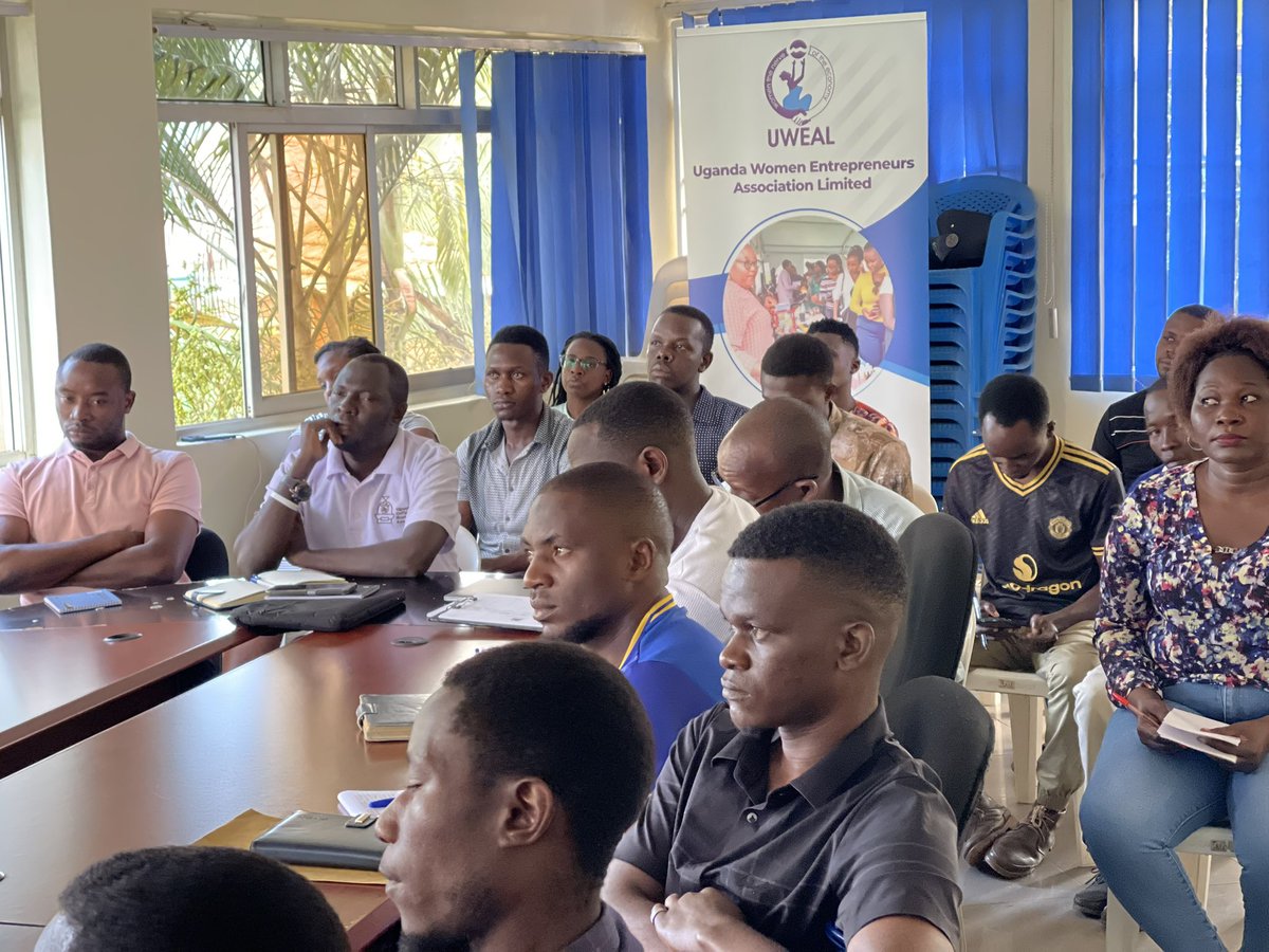 UCRA256's tweet photo. Training For UCRA By @CoffeeUganda , We appreciate the government initiatives towards supporting Roasters, UGANDAN COFFEE JUU! #UCRA #MAAIF #:
#ugandacoffee #roasters #womenincoffee
#YOUTHSINCOFFEE #sca https://t.co/qHeZzlQWjb