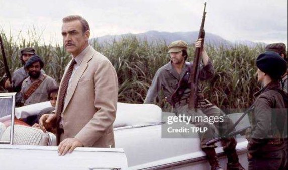 1979. El actor Sean Connery vuelve a rodar en la provincia de #Granada. Había estado en 1957 con 'La frontera del terror' y en 1975 con 'El  viento y el león'. En 1988 volverá como el padre de Indiana Jones. ¿Conoces esta buena película y la curiosa localización granadina?  💚