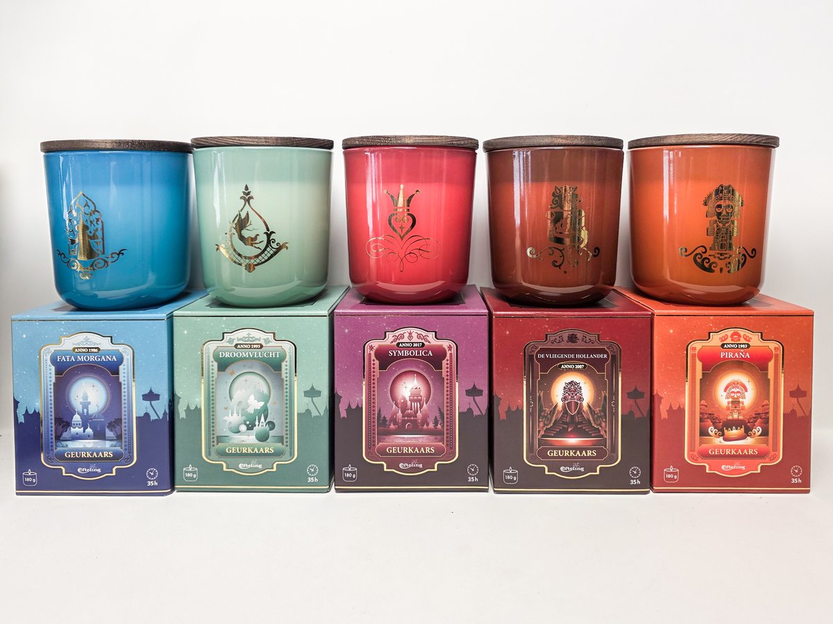 DarkLapin0's tweet photo. De nieuwe geurkaarsen 📷 van de Efteling zijn nu te koop! Ervaar de warme geuren van Fata Morgana, Symbolica, Droomvlucht, Vliegende Hollander en Pirana.

De kaarsen zijn 20,- per stuk.
Haal jij dit nieuwe collectors item in huis?

#efteling #geurkaars #souvenir #nieuw https://t.co/7LfY1Mw5MM