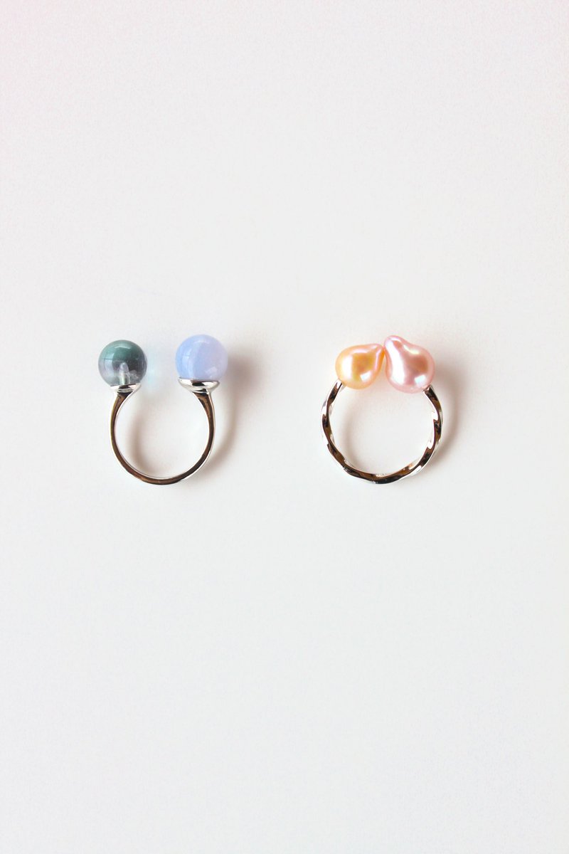 ohroraJewelry's tweet photo. 次回オンラインショップ発売予定
アイテムの撮影📸
一点物で早い者勝ちです✨
coming soon💫
#ohrora #ohrorajewelry #真珠 #パール
#天然石 #一点物 #ring #silver https://t.co/21fh6alZ3C