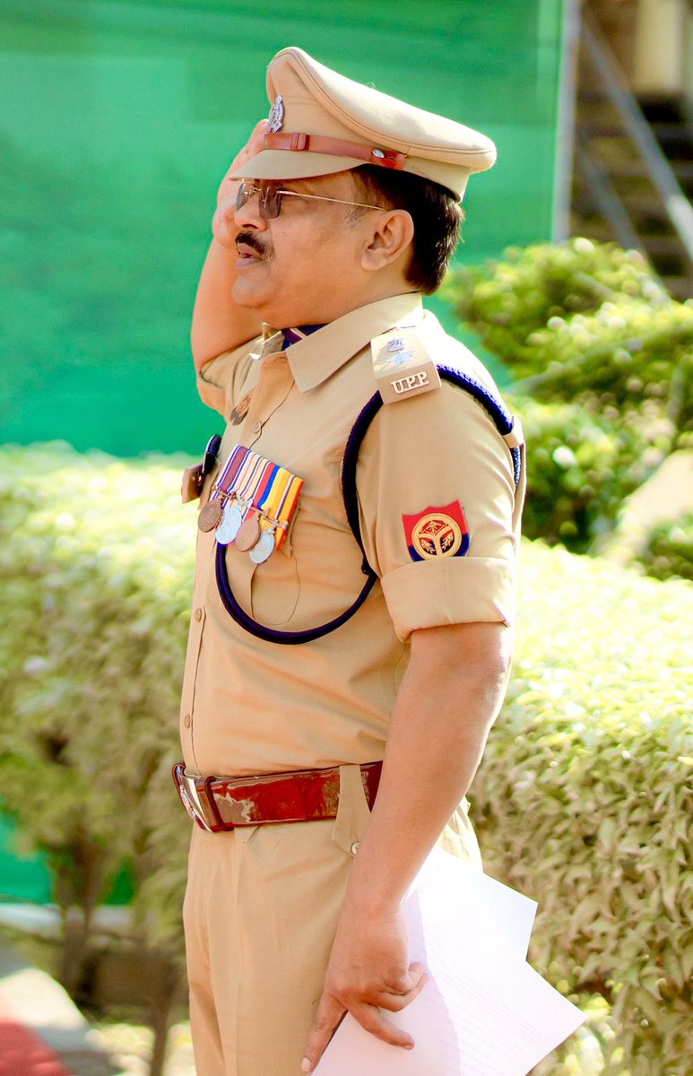 upcoprahul's tweet image. From fear to safety.
Every day in uniform, we bridge the gap!!

A salute of respect. A pledge of duty ...
with DGP UP Sri Rajeev Krishna.

#HappyIndependenceDay 
#HappyIndependenceDay2025 
#IndependenceDay #india 🚔🇮🇳
