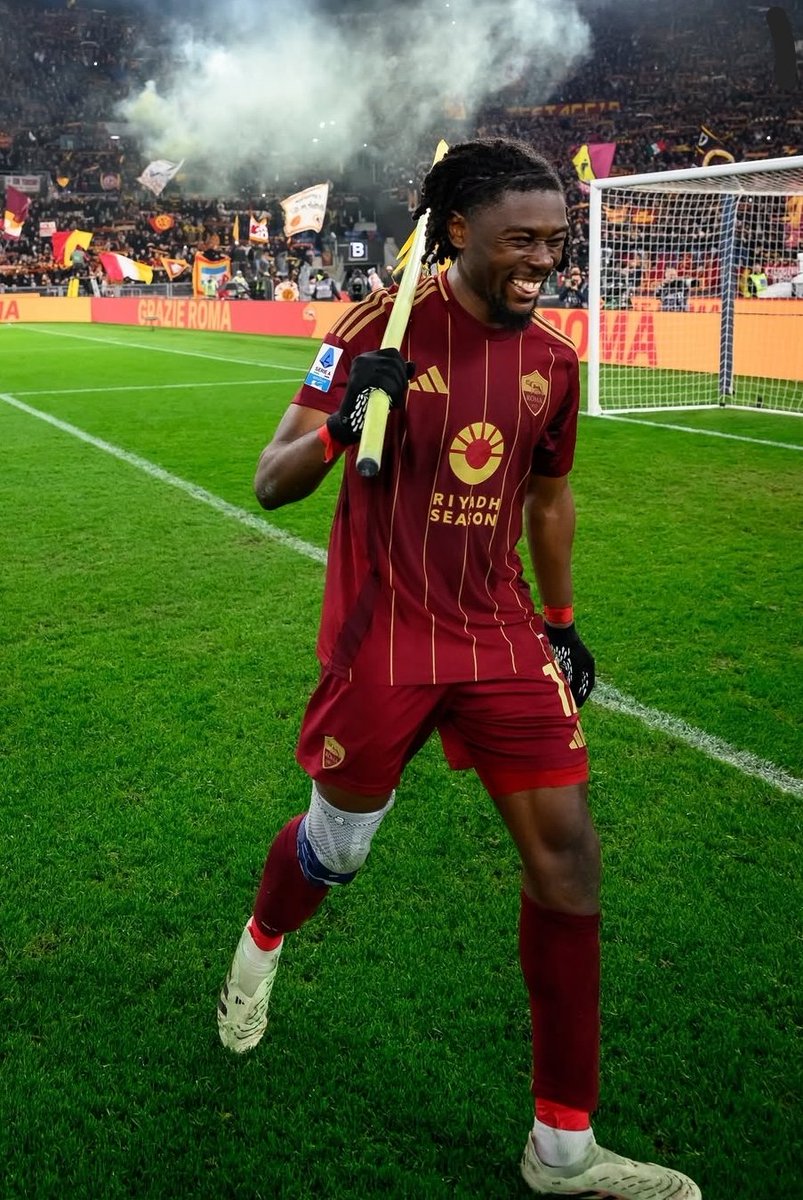 Alb3Eyes's tweet photo. Ricordiamo che il Roma twitter ha influenzato notizie a livello mondiale.

GIÙ LE MANI DA MANU KONÉ 

@OfficialASRoma
@friedkingroup

#KoneIN #Roma #Massara #Gasperini https://t.co/k5uJxHQW8o