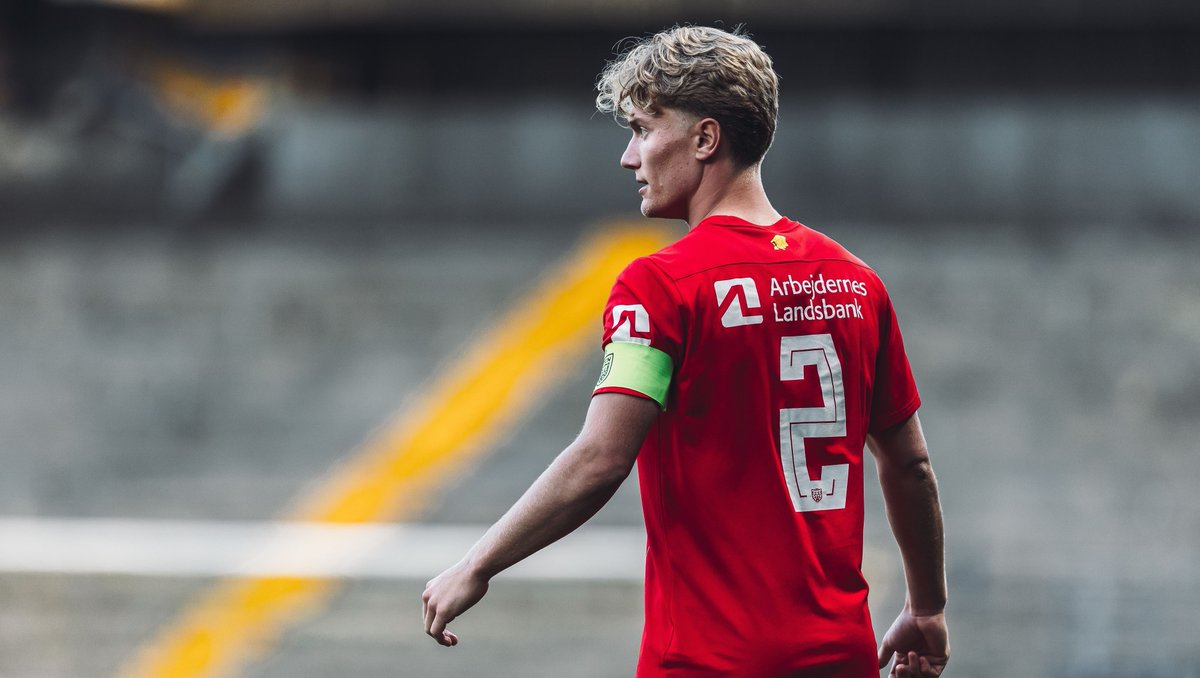FCNordsjaelland's tweet image. 🔜 𝐔𝟏𝟗 𝐋𝐈𝐆𝐀𝐄𝐍 ⏳

I morgen sparker vi U19 Ligaen i gang, når vi får besøg af AaB på Right to Dream Park, og i den anledning har vi haft Mathias Thomsen i podcaststudiet 🗣🐯

🔗 Du kan høre podcasten nu og se kampen enten på stadion eller live i din 𝐅𝐂𝐍-𝐚𝐩𝐩 📲