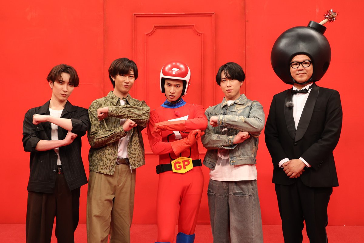 oricon's tweet photo. Snow Man『ドッキリGP』
“ボムマジ爆発”参加メンバー発表💣💥

マッサマン向井康二を強制連行し
渡辺翔太、阿部亮平、宮舘涼太も騙され参加

《Snow Manヤバいヤツ選抜軍》による
頂上決戦でグループ崩壊のピンチ💦

💬4人のコメント️
https://t.co/K1NtR1fzbf

#SnowMan https://t.co/IfNFaQeZqy