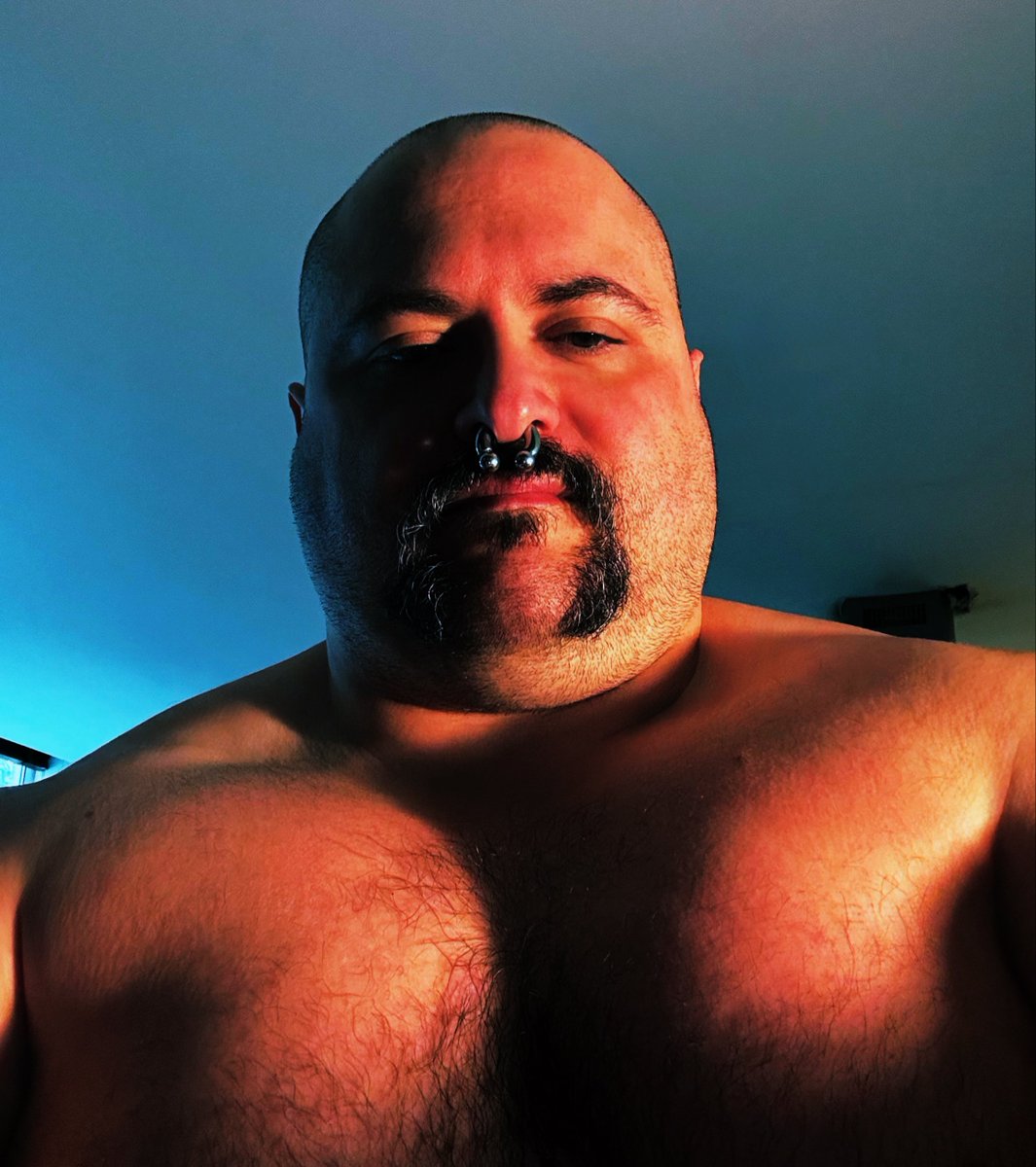 Retweet this if you feel like getting the Bull treatment. 

#bear #bullboss #bigbullboss #musclebear #musclebull #musclebulls #roided #roidedbull #cashmaster #alphamale #boss #roidbull #smoking #cigarbear #cigarporn #cigarbull