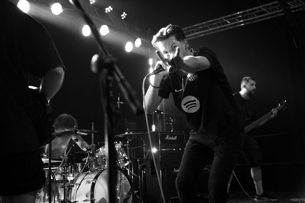 ViolentAnswer's tweet photo. Wspominamy czerwcowy koncert z Heavy/Hitter, DeadDue i Drowninginmysleep.  we Wrocławskim Klubie Łącznik 🤘🖤

📸 Fotorelacja od stanfoto_

#metal #wrocław #wroclove #koncert #hardcorepunk #metalcore https://t.co/lEoLkt9A9o