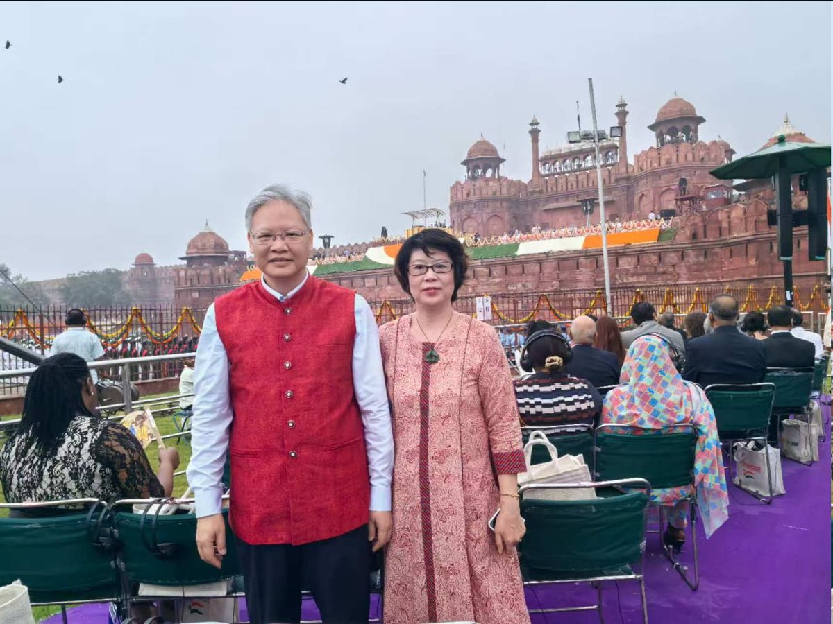 Sputnik_India's tweet photo. 📸SPOTTED: 🇮🇳🇨🇳China's Ambassador to India Xu Feihong at iconic Red Fort in New Delhi during Independence day celebrations https://t.co/h1E0V6LSqk