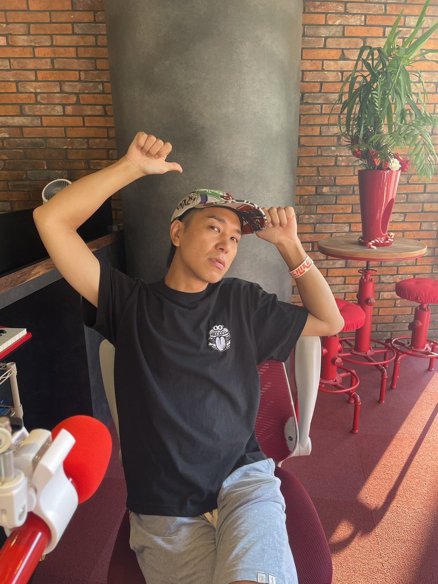🕕夜6時からは
「HEART BREAKERS」
#breakers810 #heartfm810

#山口晃司 が生放送でオンエア！
<a href="/koji0507/">山口晃司/koji yamaguchi</a>

夜7時30分からは 
#TheHeySong スタジオゲスト出演！
<a href="/The_Hey_Song_jp/">The Hey Song</a>

夜9時からは 
#ChilliBeans リモートゲスト出演！！
<a href="/chillibeans_mc/">Chilli Beans.</a>

メッセージ&amp;リクエスト 
✉breakers@heartfm.jp