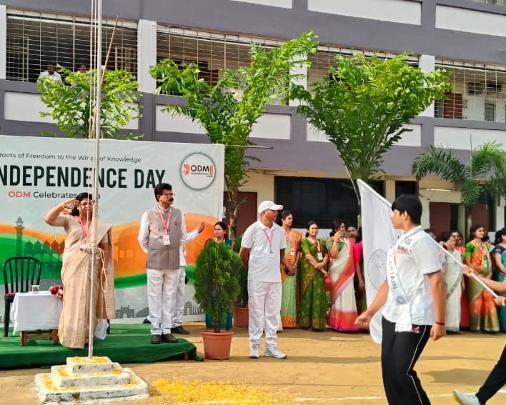 ODM_Intl_Ang's tweet photo. 🇮🇳✨ ODM International School, Angul celebrated the 79th Independence Day with great pride and patriotic spirit, graced by our esteemed chief guest Mrs. Padmakhi Singh, President of the International Human Rights Council.

#GrowWithODM #IndependenceDay #HumanRights #Patriotism https://t.co/uqXRzzrngY