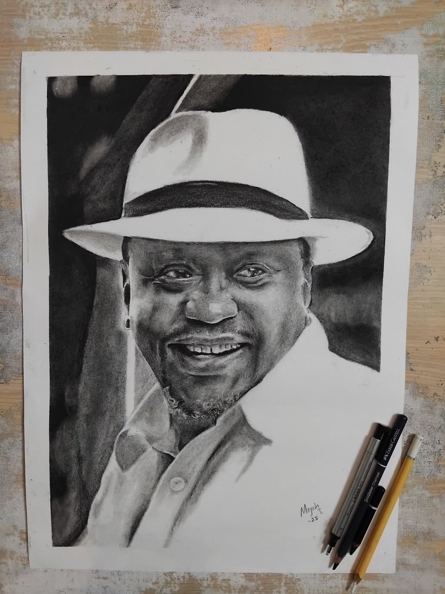 artmugoh's tweet photo. Pencil art 
Charcoal and graphite pencils on canson paper 
Size A3 
Cc..The fourth president of Kenya 
.
.open for commissions ✅️✅️.
.
.#uhuru #Kenyan #IndependenceDay https://t.co/oUQpv8HFLy