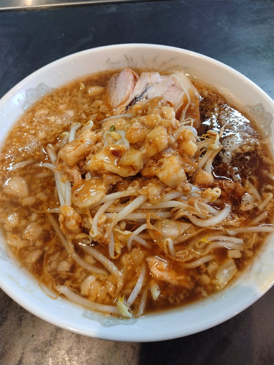 Paragusboy's tweet photo. 人吉。青井阿蘇神社行ってラーメン食べて温泉で汗流して球磨焼酎買いました。 https://t.co/E8MZhA5Po5