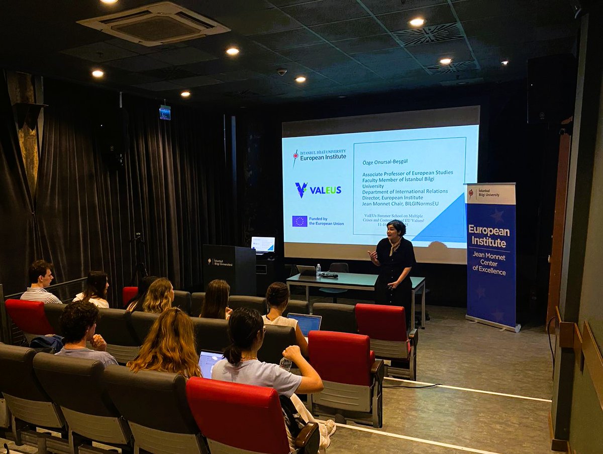 BILGI_European's tweet photo. @ValEUsProject 🎓📚 Today is the final day of the @ValEUsProject Summer School!
We started the day with a session on "Review of the Week & Feedback from the Participants" led by Özge Onursal-Beşgül and Ayhan Kaya.✨
#ValEUs #SummerSchool #EUPolitics
@AyhanKaya14 @OnursalBesgul @BiLGiOfficial https://t.co/emA1DmQT11