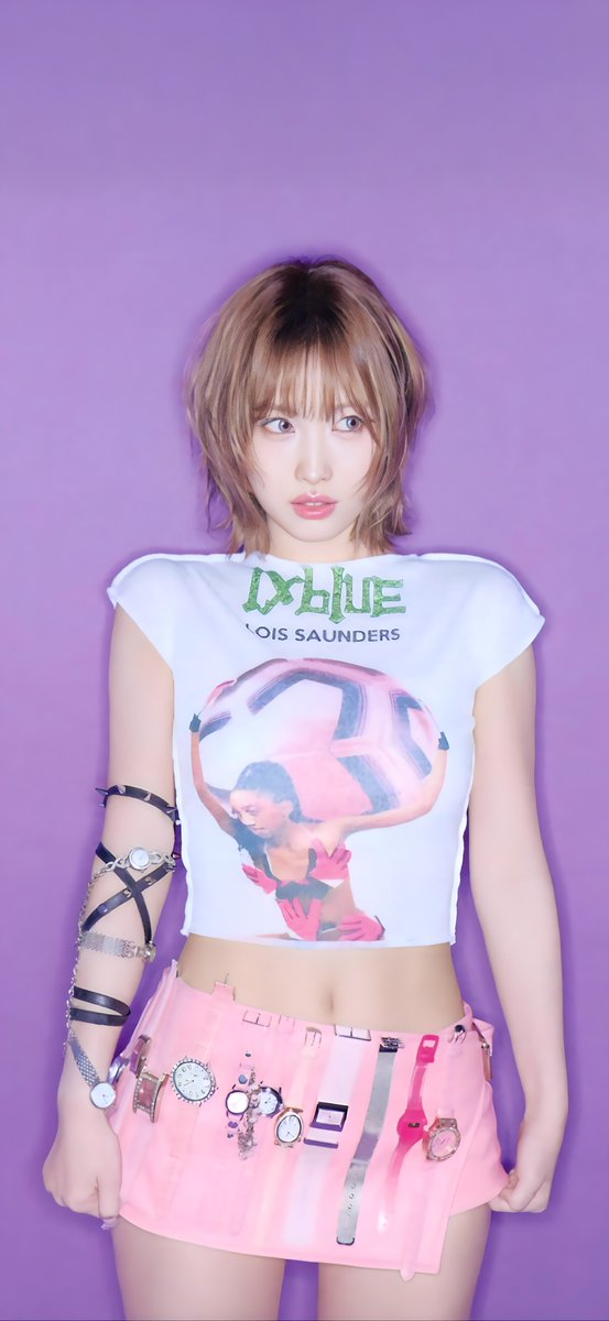 Digipack version -- Momo. Part 2 FULL SCREEN WALLPAPERS. Go to my