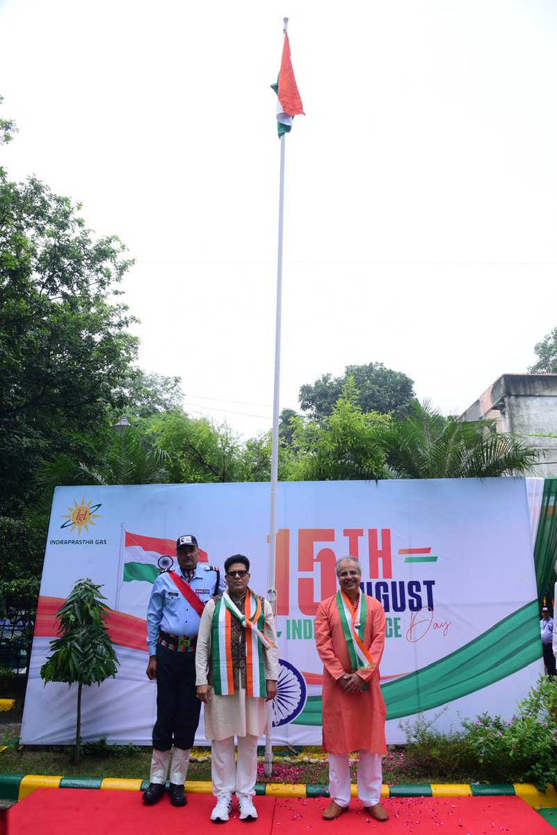 IGLConnect's tweet photo. IGL celebrated the 79th Independence Day at IGL Bhawan with immense pride and patriotic fervor, honoring the spirit of freedom that unites our nation. 

Mr. Kamal Kishore Chatiwal, Managing Director hoisted the tricolor, reaffirming our commitment to India’s progress and prosperity in his address. 
Mr. Mohit Bhatia, Director (Commercial), reflected on the significance of this historic day, inspiring all to uphold the ideals of unity, integrity, and dedicated service to the nation. #IGL #IndependenceDay #IndependenceDay2025