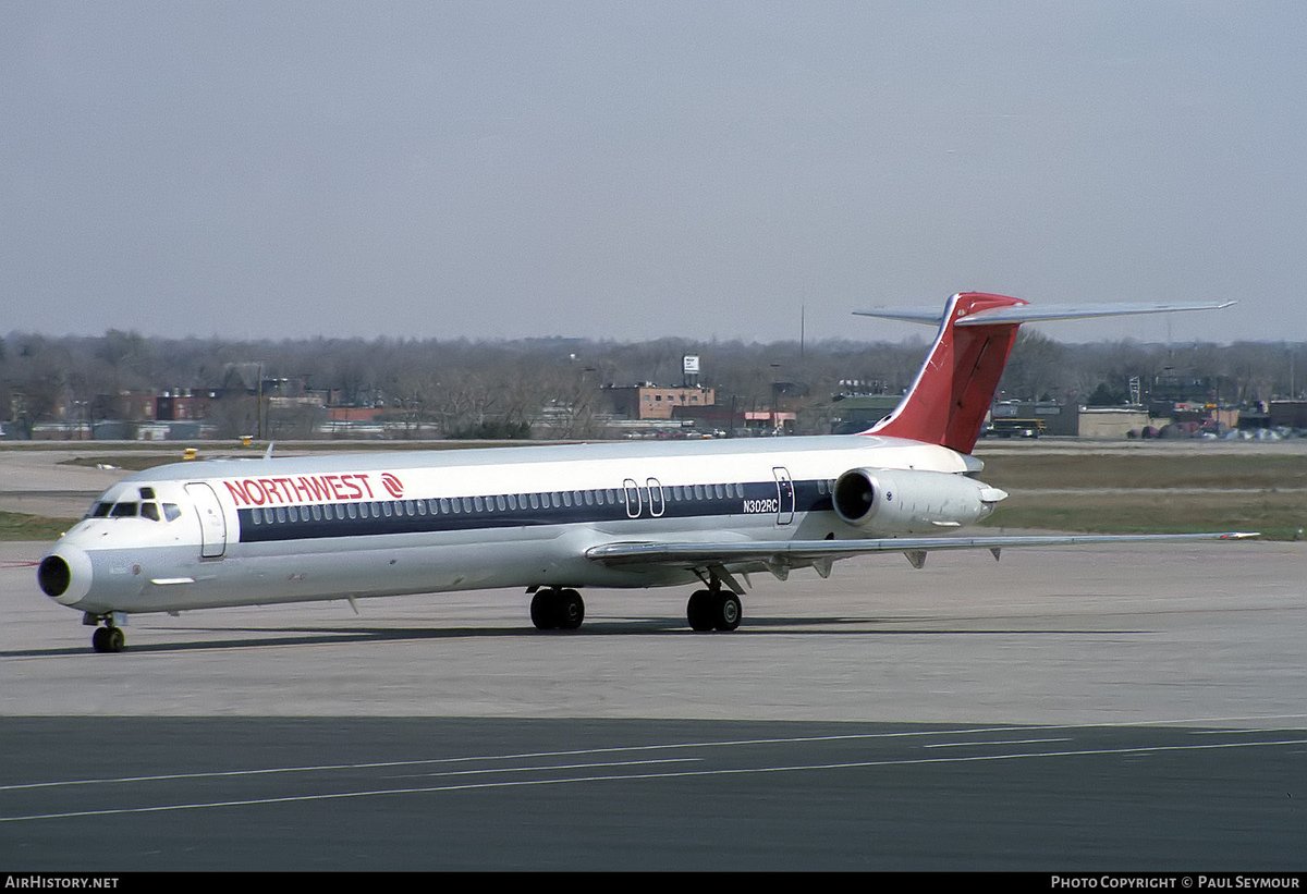 n194at's tweet photo. Northwest Airlines
McDonnell Douglas MD-82 N302RC 
DEN/KDEN Denver Stapleton Intl Airport (closed)
April 12, 1989
Photo credit Paul Seymour
#AvGeek #Aviation #Airline #AvGeeks #MD80 #Maddog #DEN #Denver #Stapleton #NWA #NorthwestAirlines @nwa_airlines @MD80com https://t.co/aftM32rfu7