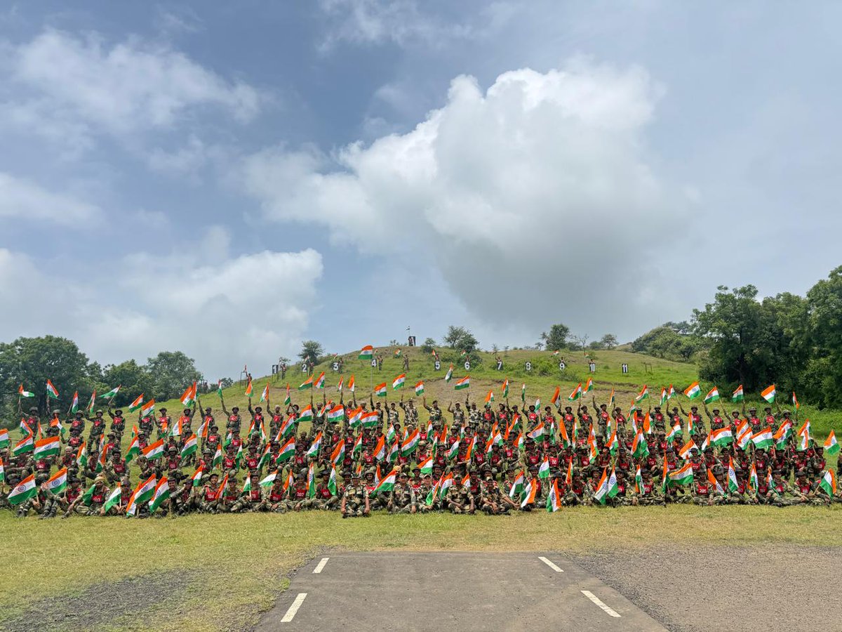 Under the campaign #HarGharTiranga 2025, STC #BSF Indore organised Tiranga marches with National flags in the local area of STC Indore to spread patriotism, unity and pride for the country.
#INDORE
#JaiHind 
<a href="/BSF_India/">BSF</a> <a href="/HMOIndia/">गृहमंत्री कार्यालय, HMO India</a> 
<a href="/BSF_India/">BSF</a> 
@BSFACYTEKANPUR