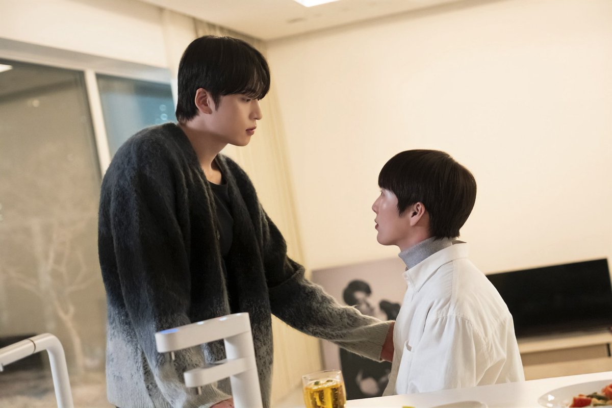 Quuuniverse's tweet photo. #최애가_나타났다 | 공식 스틸 공개! 🌸

📽️ <최애가 나타났다!> 프리미엄 시사회 EVENT

🗓️ 일시: 8/21 (목) 19:00 (KST)
📍 장소: CGV 영등포 지점
🎟️ 예매 오픈: 8/18(월) CGV

☑️ 최초 공개! <최애가 나타났다!> 1~3화🫶
☑️ 주연 배우 무대인사 이벤트 🙌

🔜 예매 및 이벤트 관련 상세 사항 추후 공개

—

<최애가 나타났다!> 8월 29일(금) 첫 방송! 💕

#BL #웹드라마 #최애가_나타났다  
#김강민 #박진우 #병헌 #김홍준
#COMING_SOON