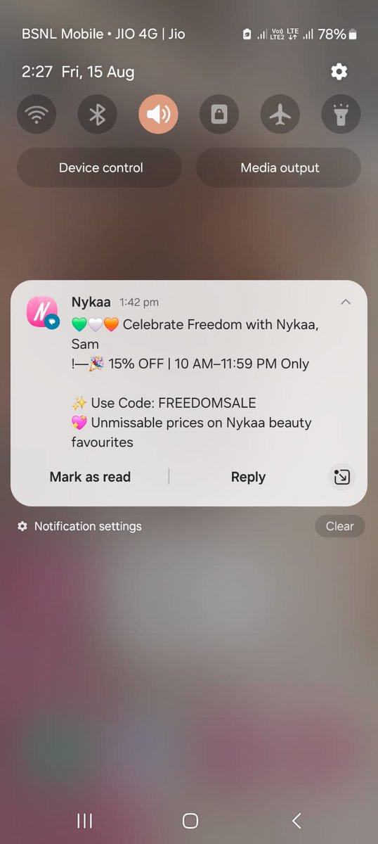 anshuma12474454's tweet photo. @MyNykaa seriously,you guys dont even know the sequence of colours in the flag of India?Putting green at first is not a light mistake from you marketing department,it can be a matter of anti nationalism that too on Independence day?@MyNykaa @nykaafashion @NykaaMan https://t.co/RL9ivczuco
