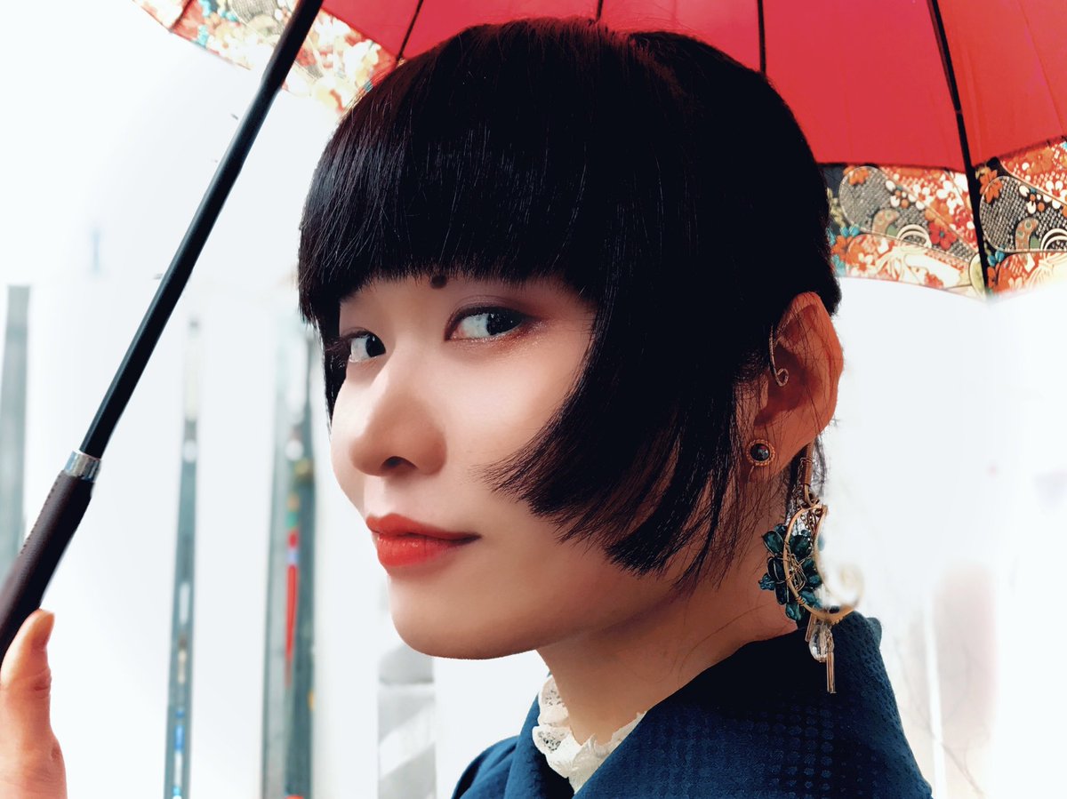azuazuWonderful's tweet photo. 🫧☔️🫧
通り雨……ですね
#誉寫眞館
#姫カット
#着物
#BANKAN
#カレイドシンガークリエイター
#ポートレート https://t.co/7qNTXaWwja