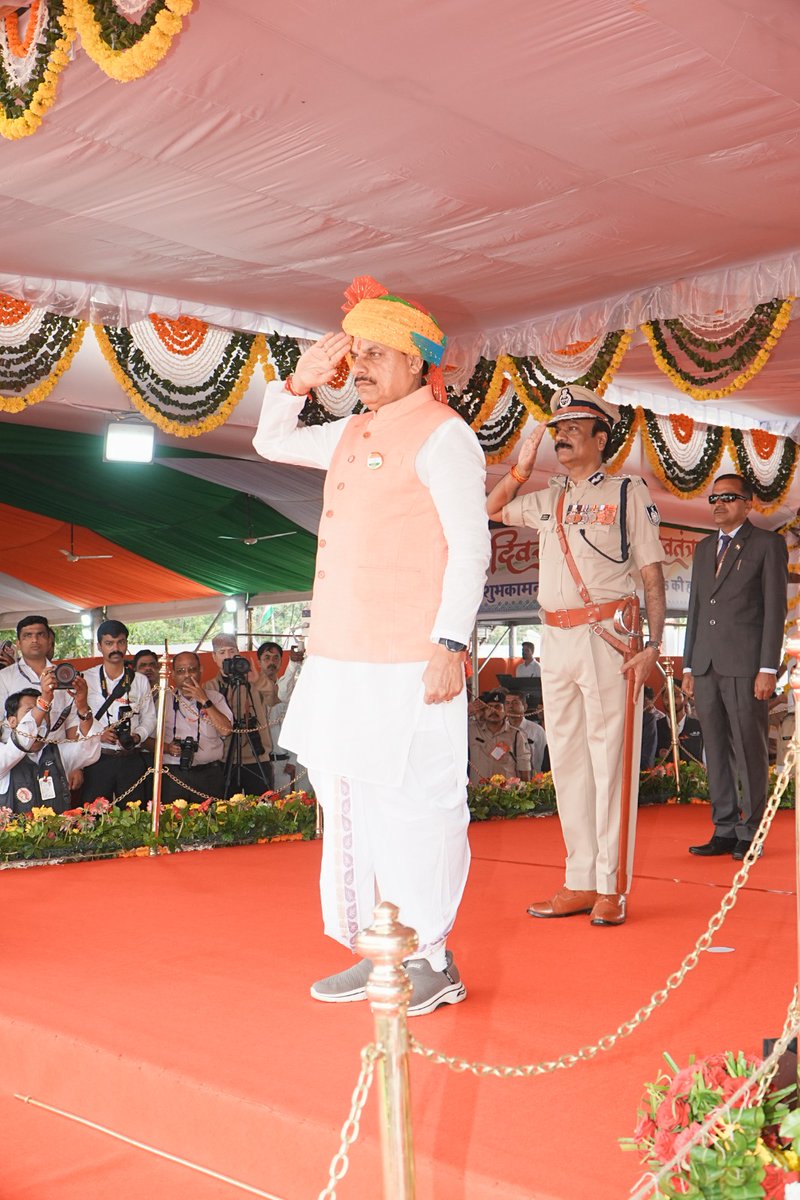 DGP_MP's tweet photo. ✨79वें स्वतंत्रता दिवस पर वीरता, विशिष्ट सेवा और सराहनीय सेवा सम्मान 🇮🇳
#IndependenceDay2025 #MPPolice https://t.co/JtP7QWFJy9