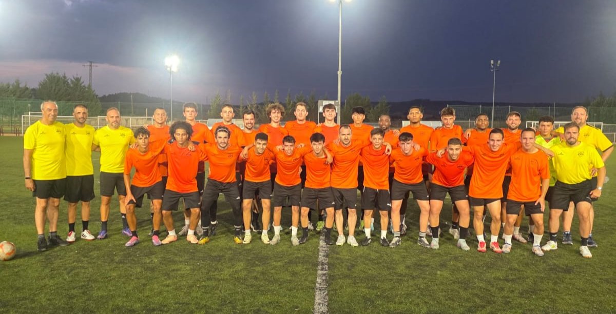 EDFL_oficial's tweet photo. Plantilla de nuestro Regional Preferente 
@fedriojafutbol 
@AytoLogrono 
@LogronoDeporte 
@lariojaorg https://t.co/sZxbTKVOyo