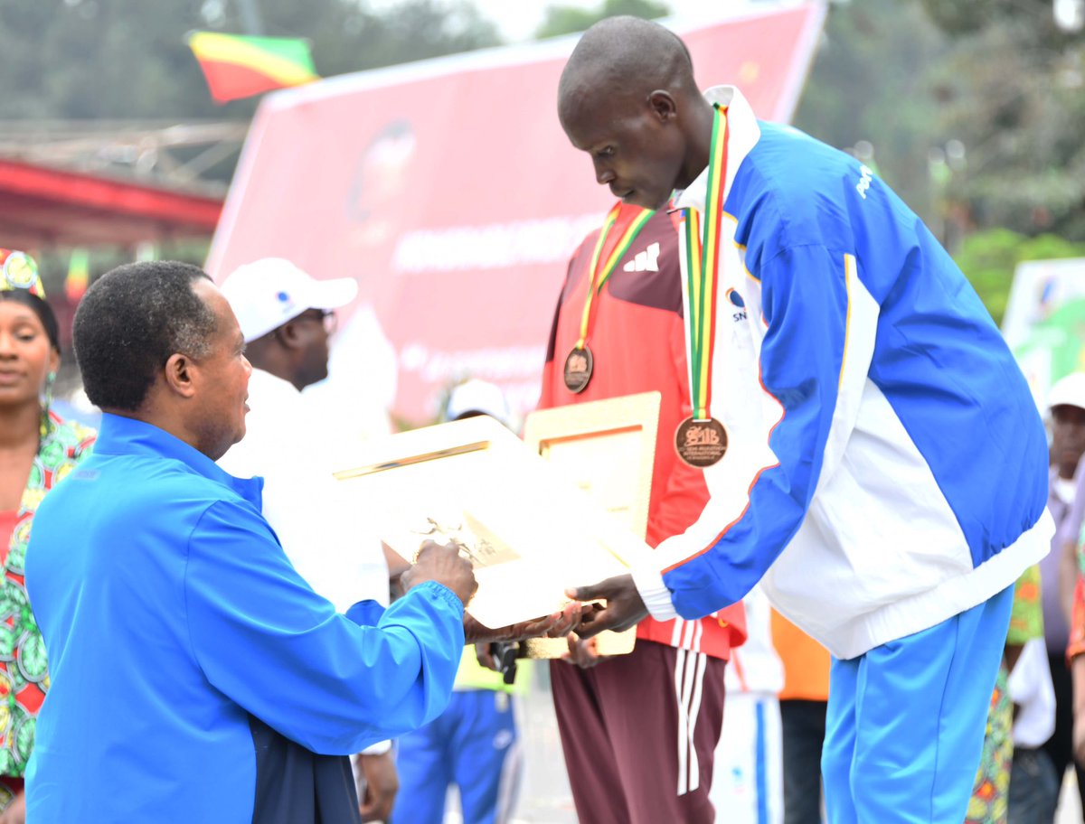 ECongobrazz's tweet photo. 14 de agosto participamos junto a Cuerpo Diplomático en 20 Semi-Maraton Internacional de Brazzaville con la presencia del Presidente de la República del Congo, Su Excelencia Denis Sassou-N’Guesso.
#congoindependence
#Cuba
# https://t.co/qchBMFj1vs