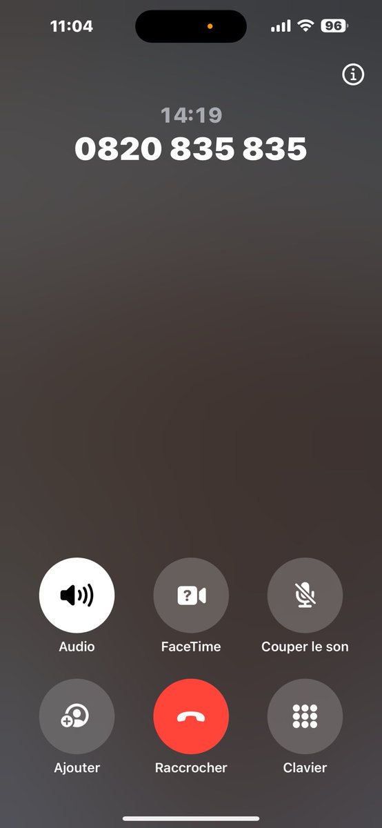 Lilou97two's tweet photo. @aircaraibes demande très simple pour utiliser des miles pour un service, prise en compte de la demande du service mais pas d’utiliser les miles. 
Au final plus de 14 min et toujours pas de réponses à la demande… https://t.co/BPNtHHzfUG