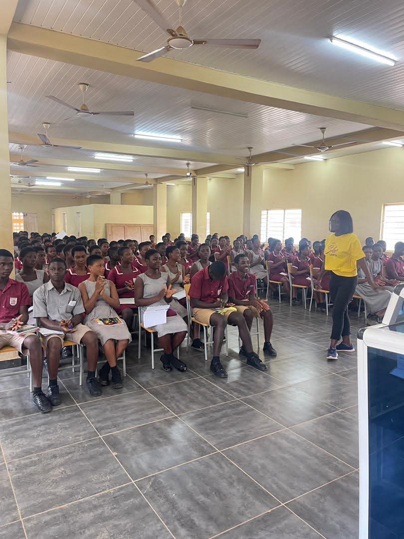 WomenAspireNet1's tweet photo. Building assertive and confident next generation leaders is our concern. As part of the "she leads" Project,we had a leadership and SRHR session with young people in Moree Senior High school. We dymestified myths and stereotypes,and encouraged them to lead!
#sheleadswegain https://t.co/9iXrWGqXw6