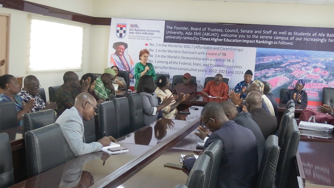 The Vice Chancellor, Ekiti State University, Ado Ekiti, Professor Babatola Ayodele, led members of the university Management on a courtesy visit to the founder of Afe Babalola University, Ado Ekiti (ABUAD), Aare Afe Babalola (SAN).