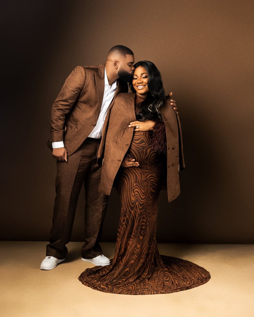 therealchurchg1's tweet image. CONGRATULATIONS TO MERCY CHINWO AND PASTOR BLESSED  UZOCHIKWA ON THE BIRTH OF THEIR SECOND CHILD 

#ChurchGist