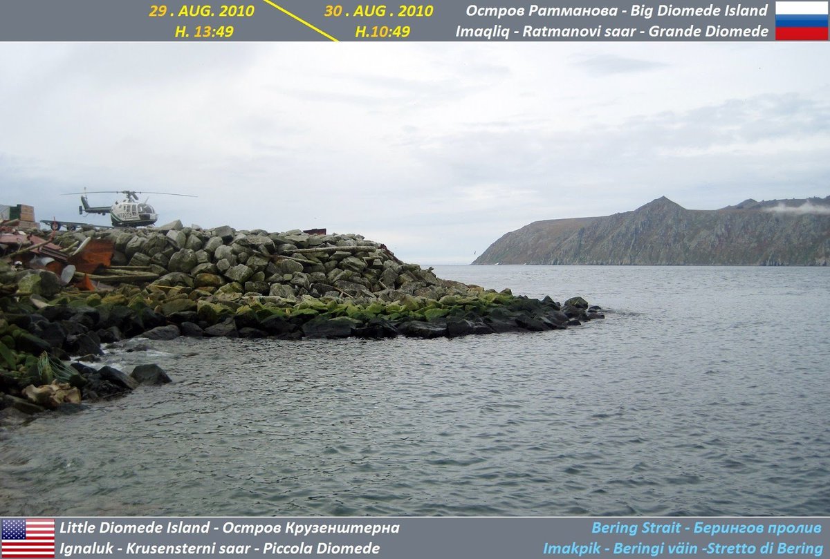 Pillandia's tweet image. Asia (Eastern Muscovy 🇷🇺, Big Diomede Island) as seen from North America (United States of America 🇺🇸, Little Diomede Island), in the Bering Strait. 
Few miles, but 21 hours of difference. 
📷: 2010.

#Border #Alaska #Siberia #Bering #UnitedStates #Muscovy