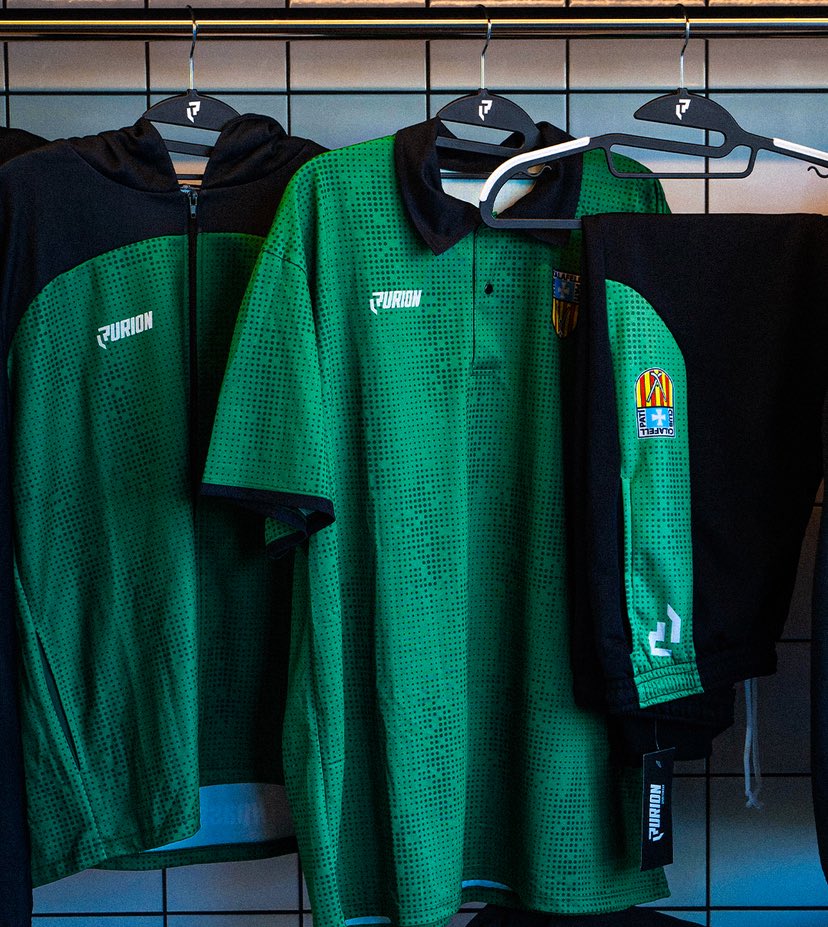 👕 turion_sportswear_ vesteix al <a href="/cpcalafell/">ClubPatíCalafell</a> 
Per representar l'escut dins i
fora la pista 🌍
🔥Amb estil, amb identitat... i amb ganes de lliga!
El compte enrere ha començat.
Preparats💪
#thenameofsports