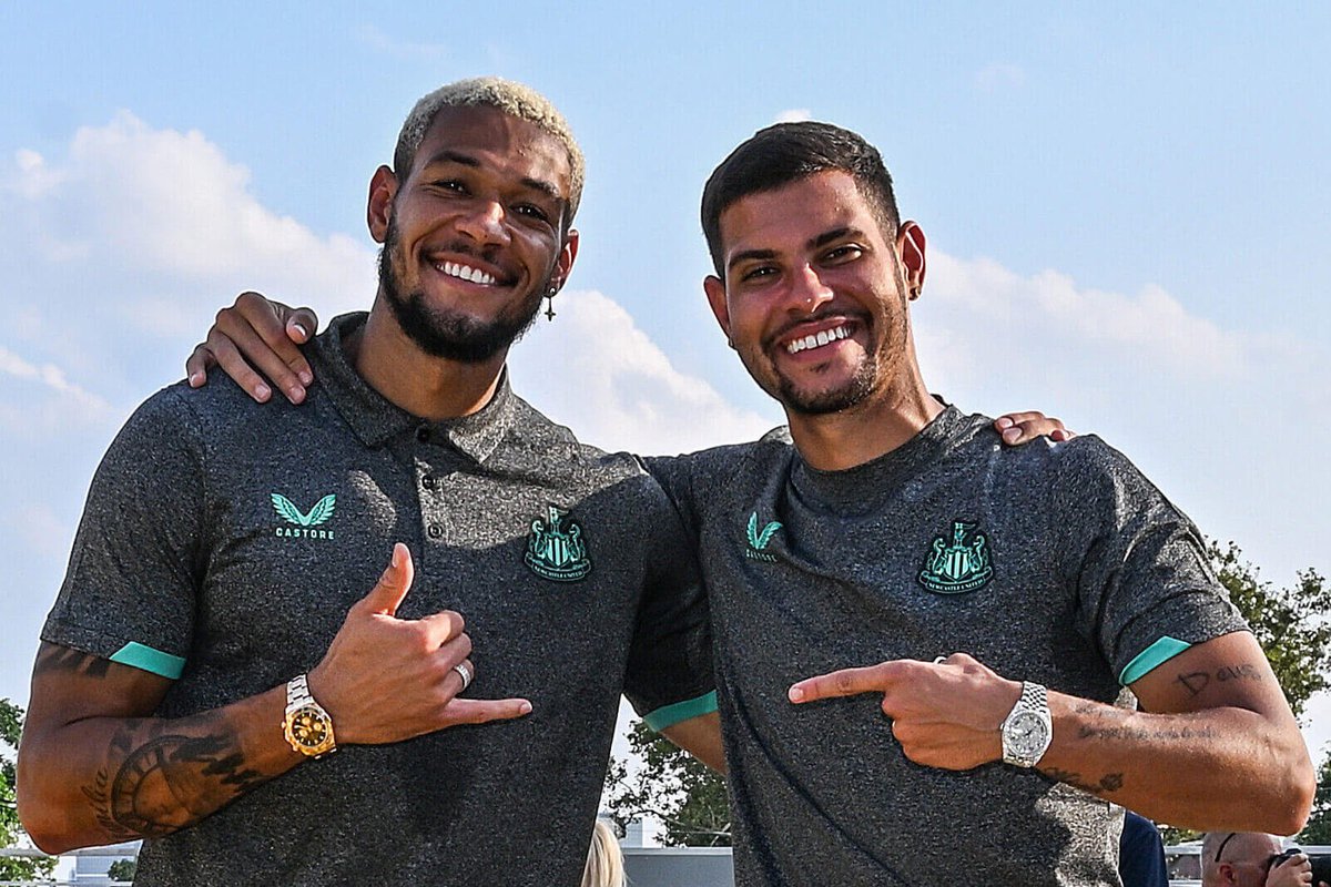 kendallrowanx's tweet photo. The ones we should really idolise. The ones who’ve taken the city &amp; club in its entirety into their hearts and never ever given up playing for the shirt. https://t.co/CJPLVGB2vG