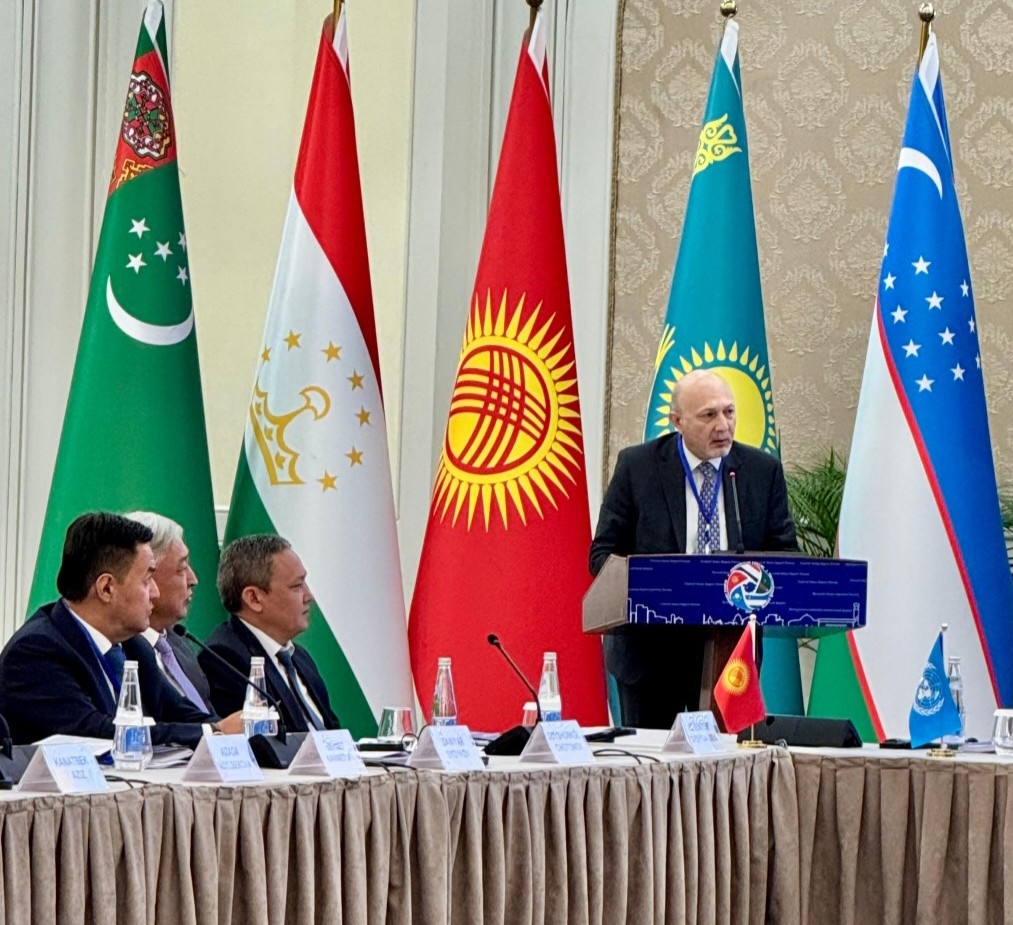 UNRCCA's tweet photo. #SRSG @kahaimnadze participated in the Eighth #CentralAsian 🇰🇿🇰🇬🇹🇯🇹🇲🇺🇿 Expert Forum #CAEF in #Tashkent, Republic of 🇺🇿Uzbekistan.

For more visit▶️https://t.co/mb8JZ1Fp5K https://t.co/G7dPnXdhBZ