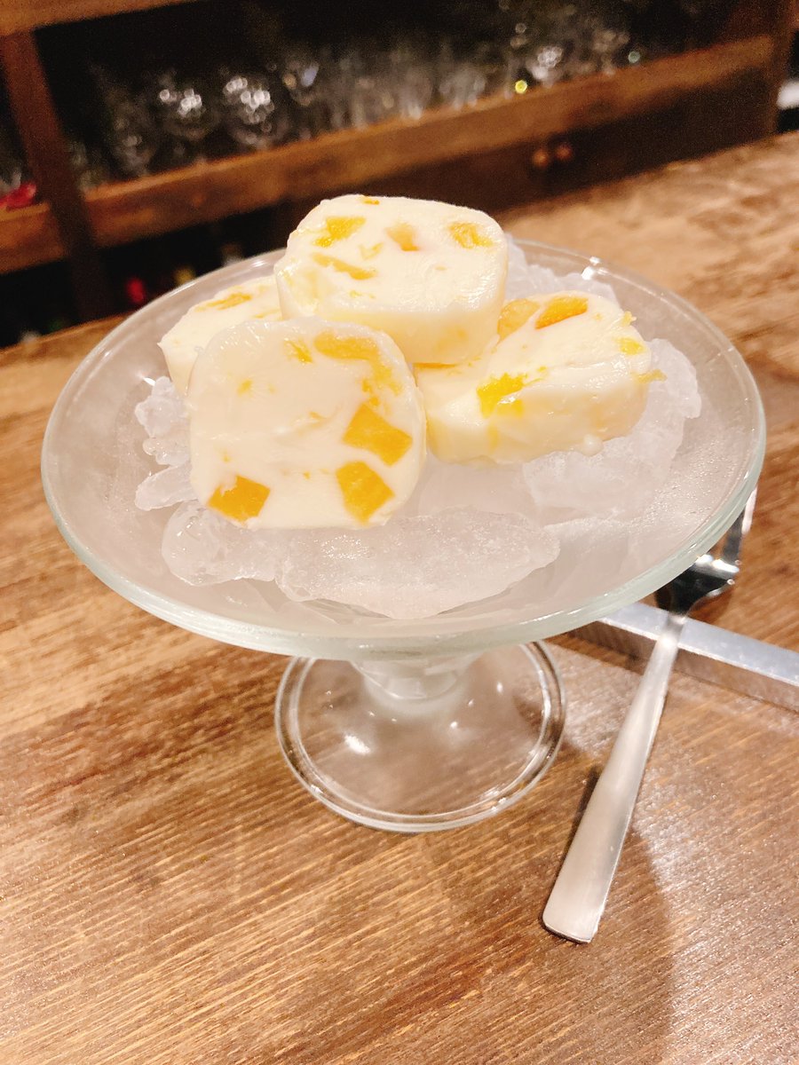 baraille2024's tweet photo. 【 New Food 】
自家製 ジン仕込みのフルーツバター
��味しさと背徳感が抜群のアテ、ぜひに🍎
#金町オーセンティックバー
#バライル
#baraill
#バーフード
#フルーツバター
#タンカレー https://t.co/Z1oC9oXXSn