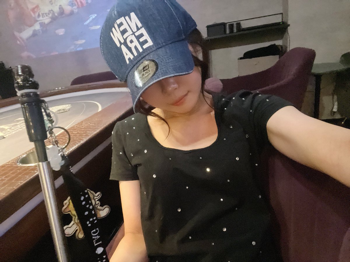 外はアチィです。🔥
お腹すいたらシーシャです。☁️