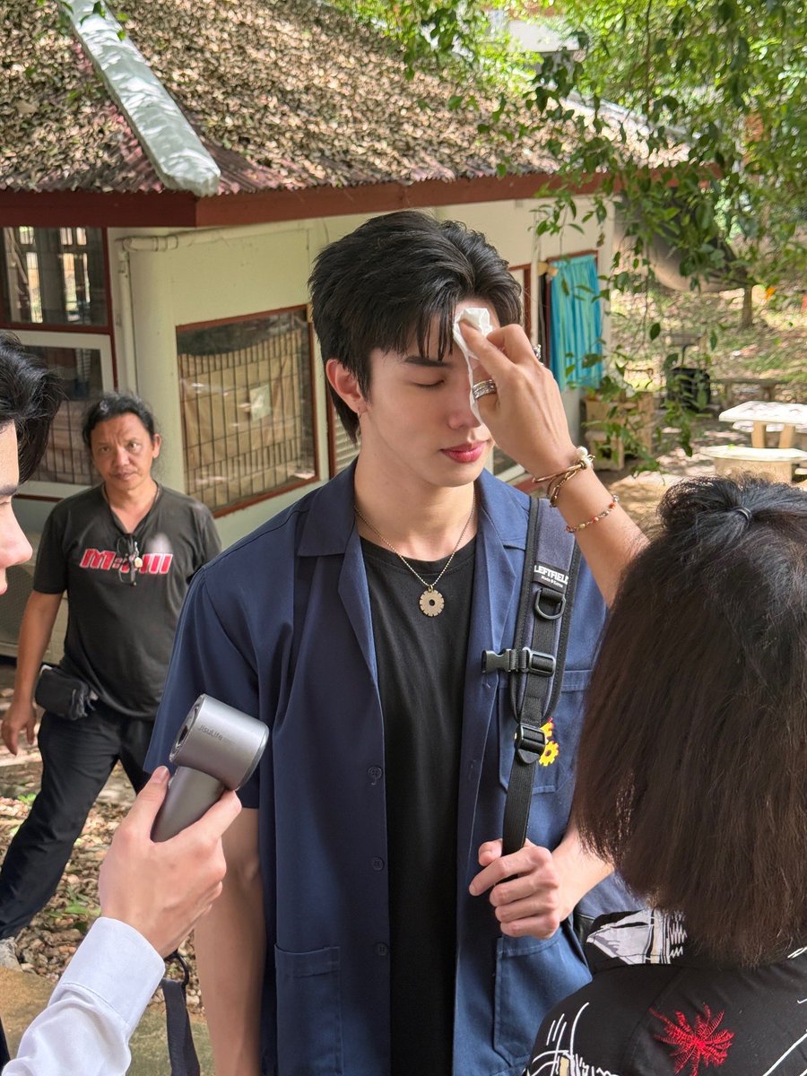 LongshiLee7's tweet photo. อาจจะยังน้าา ทั้งวัน!! https://t.co/DEeSHShnue
