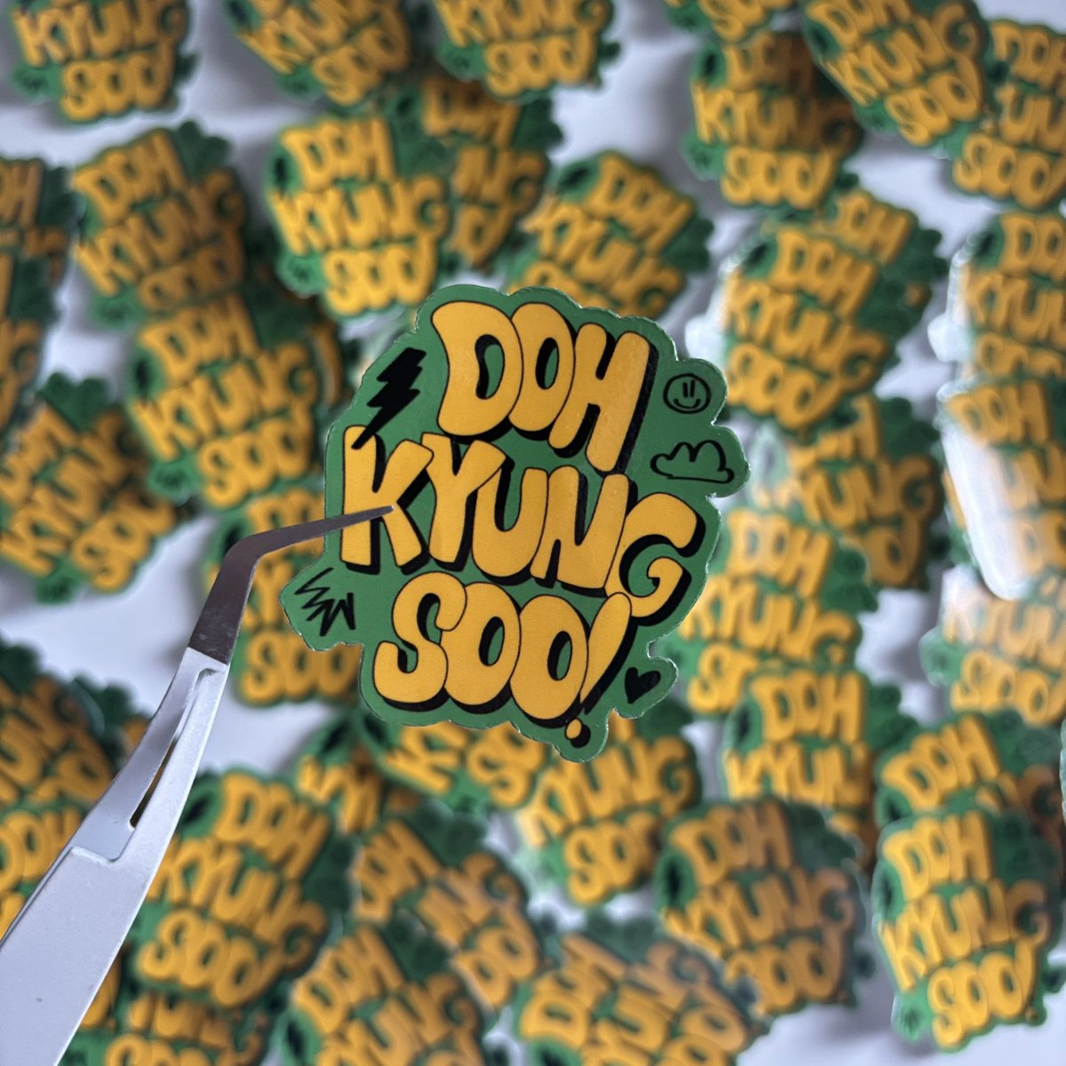 Made a last minute giveaway for tom 🥹
Sticker freebie for my buyers and concert goers! 💚

No mechanics, just show my tweet bukas!
Loc TBA, see you ☺️

#DOITinMNL #DOIT_inMANILA #DoItManila #DohKyungsoo #경수 #디오
